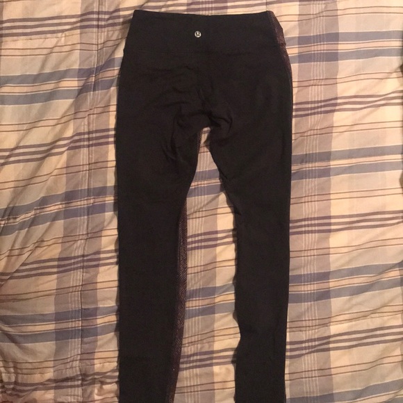 Lululemon pants size 4 - Picture 2 of 2